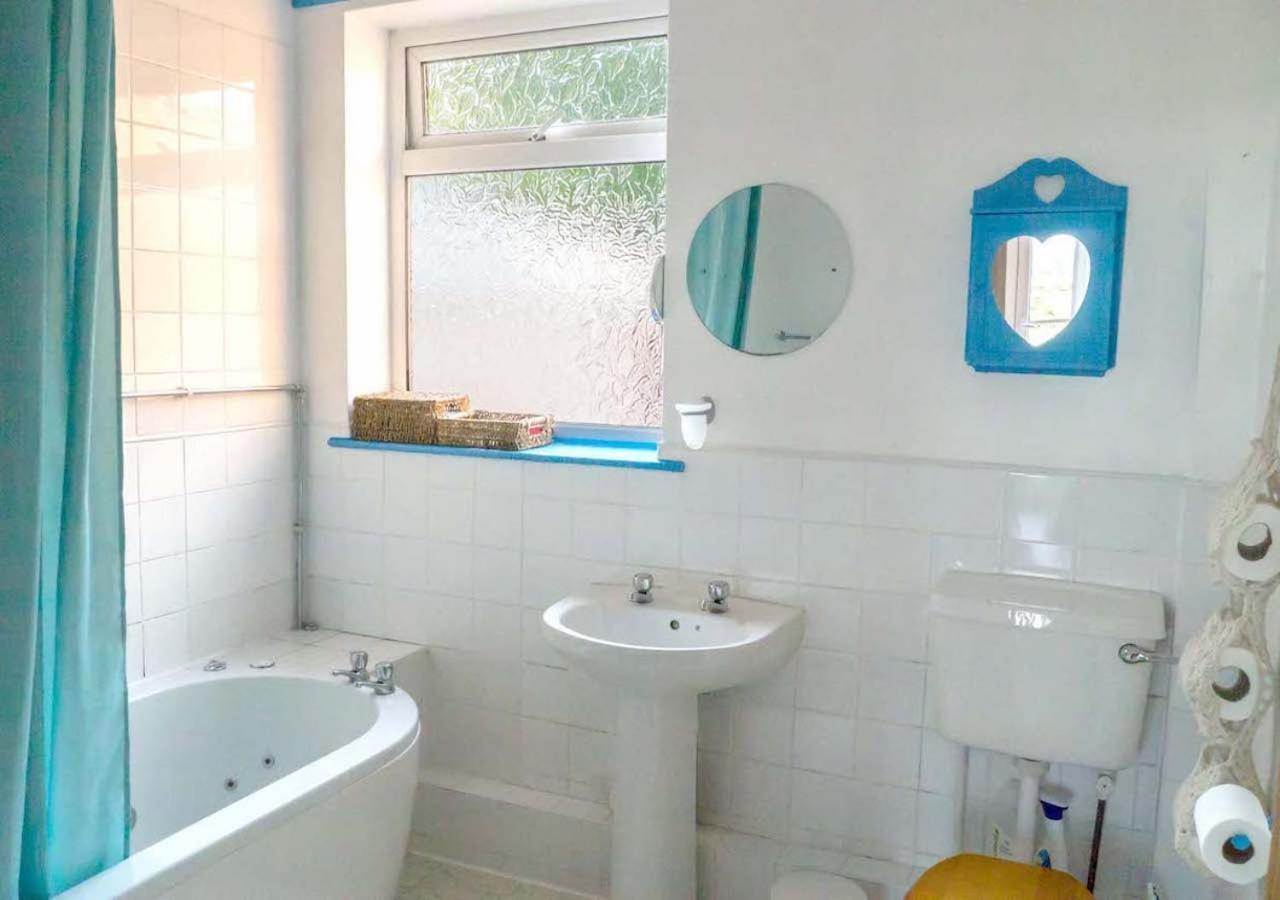 Healing Waters Sanctuary For Exclusive Private Hire And Self Catering Board, Vegetarian, Alcohol & Wifi Free Retreat In Glastonbury Exterior foto